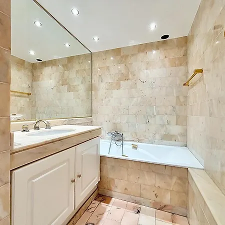 Palais Miramrar - 3 Bedrooms - M7 Apartment Cannes