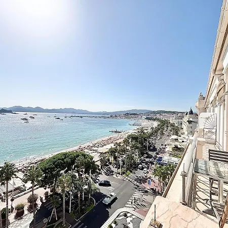 Apartment Palais Miramrar - 3 Bedrooms - M7