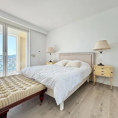 Apartment Palais Miramrar - 3 Bedrooms - M7 Cannes